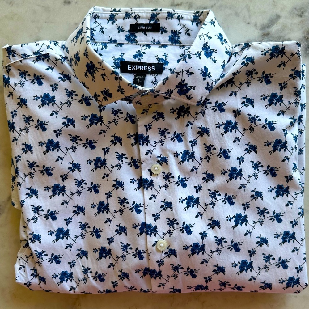 Men’s Express blue floral print button-up. Extra slim fit. Size Large